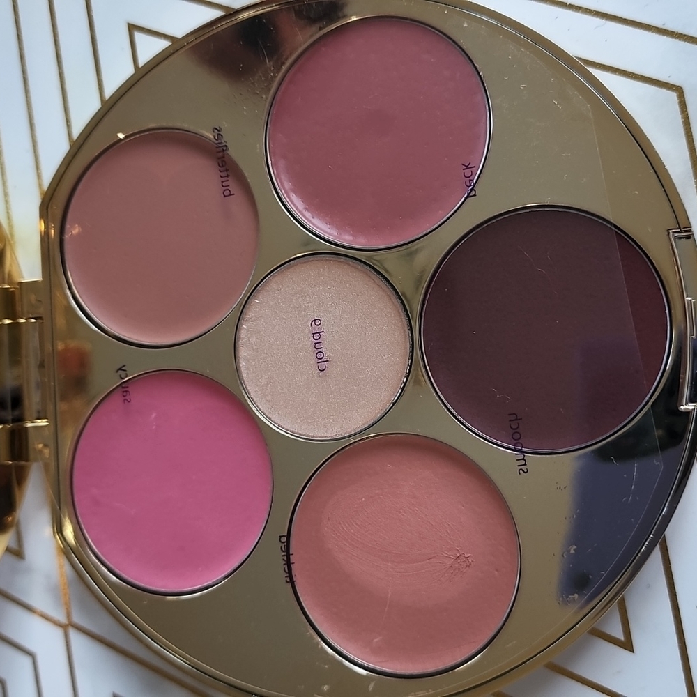Kiss & blushes from tarte